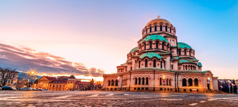 Sehenswürdigkeit in Bulgarien bei Sonnenuntergang