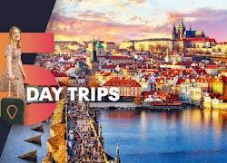 Slogan 5 day trips Prague und im Hintergrund Prag bei Sonnenuntergang