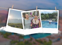 Drie polaroidfoto's aan een lijn een foto met bomen en bergen, een foto met twee vrouwen waarvan er een verkleed is en een foto van iemand in een zwembad
