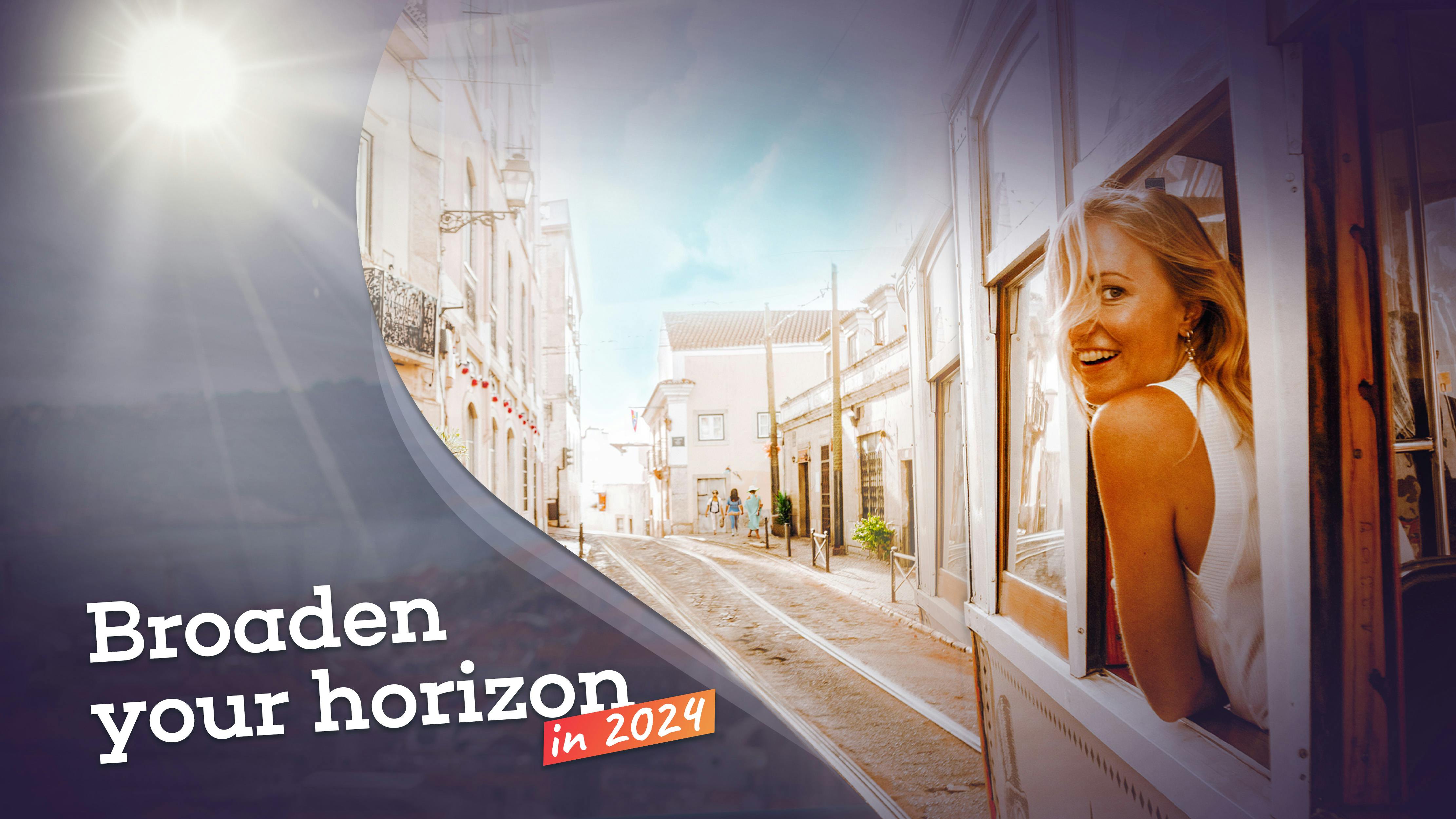 blondes Mädchen lacht und schaut aus einer Tram in Lissabon heraus neben dem Slogan Erweitere deinen Horizont 2024