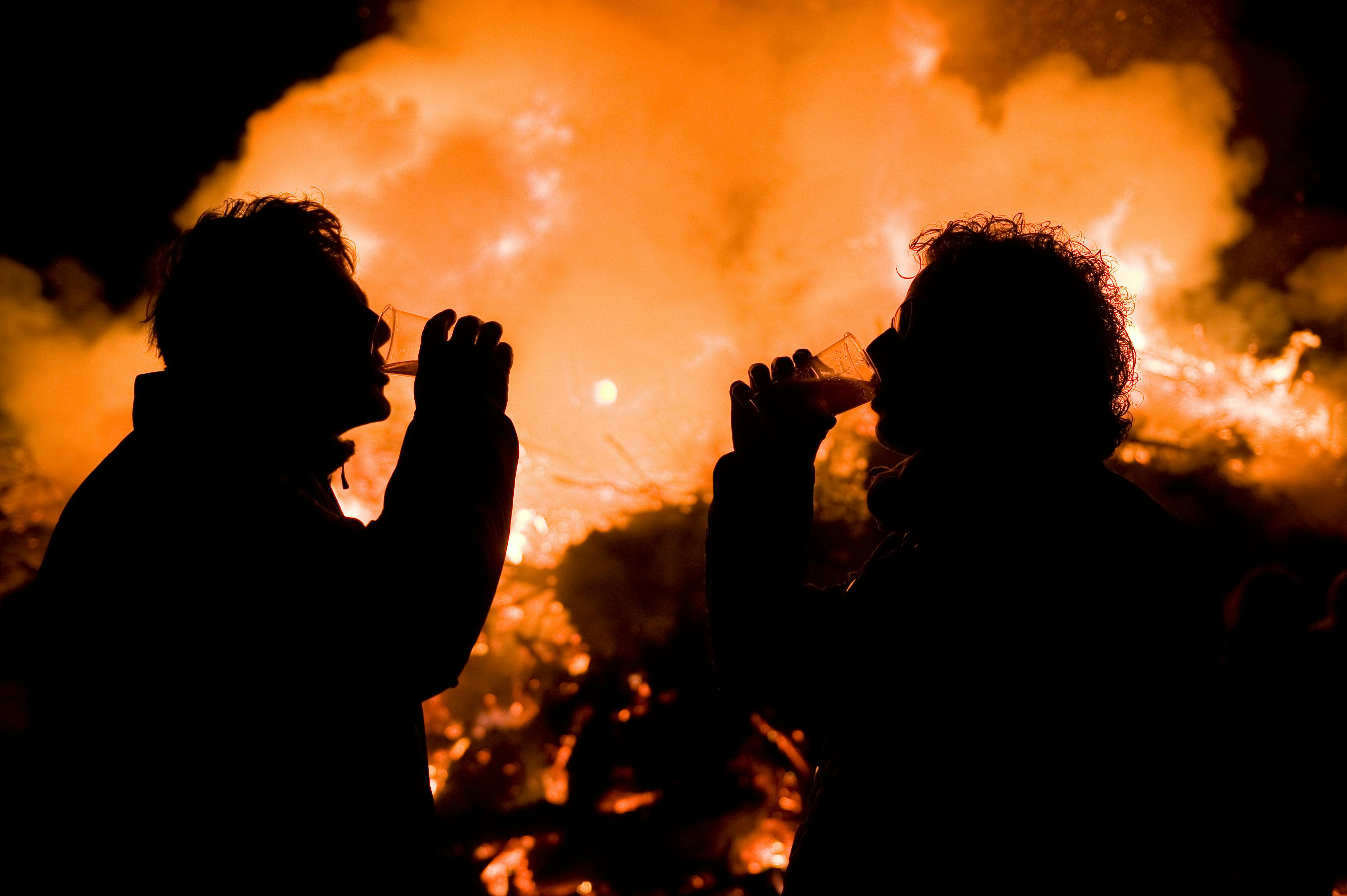 Ostern Deutschland festival mit Osterfeuer