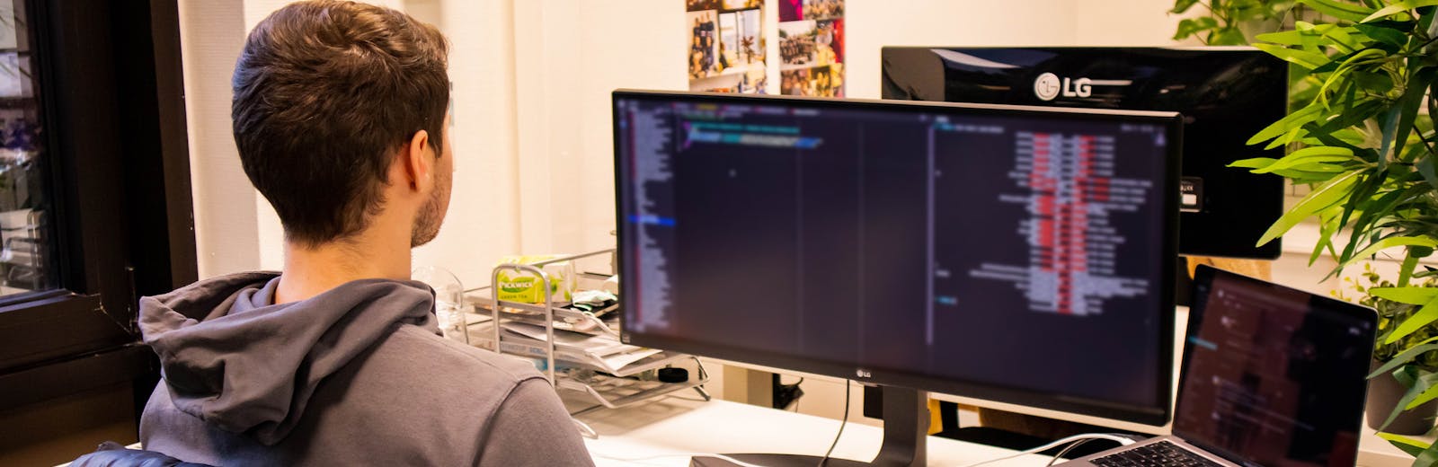 Start as Full-Stack Developer for Yobbers in the Netherlands or in Spain!
