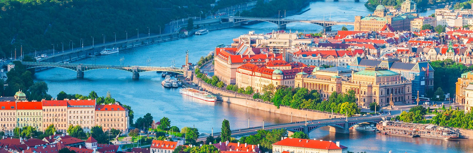 Service client pour une grande compagnie aérienne française à Prague