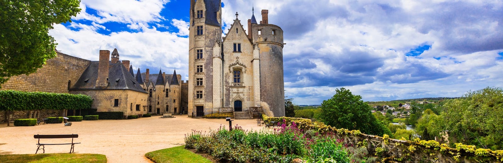 Versterk het bedieningsteam van een luxe strandresort in Frankrijk