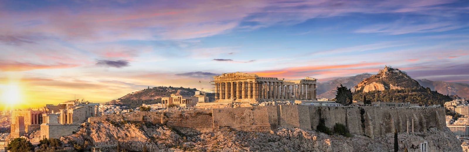Start working as a Danish-speaking Customer Service Representative in Athens!