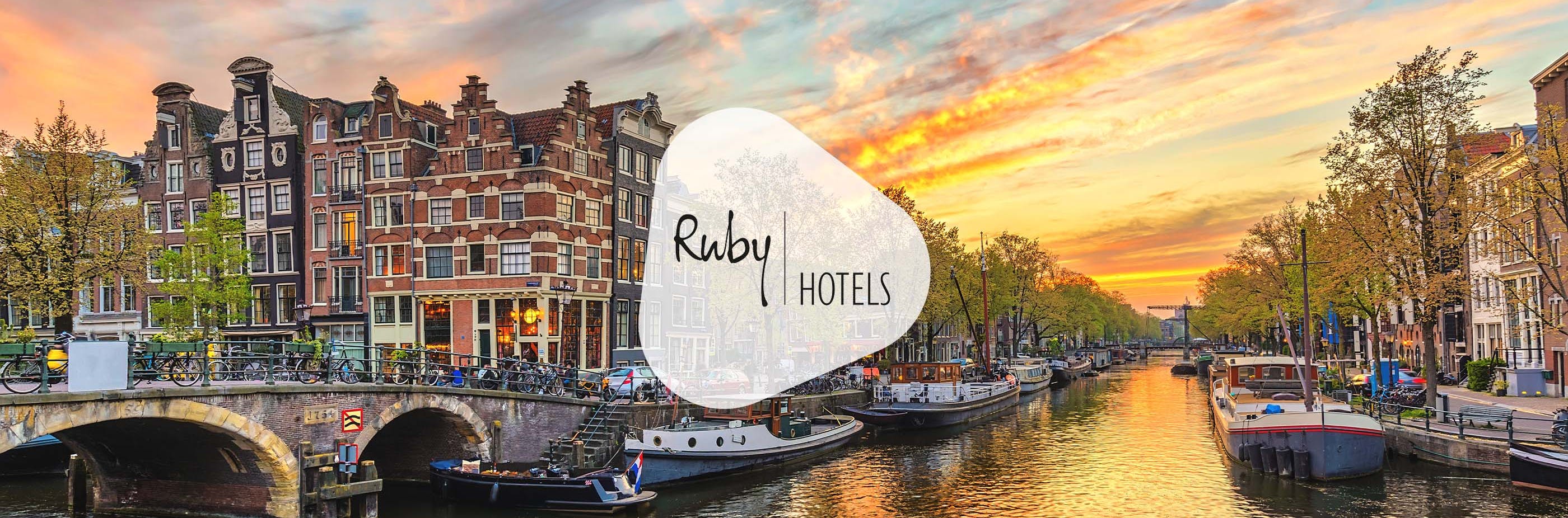 Ruby Hotel Amsterdam Sonnenuntergang