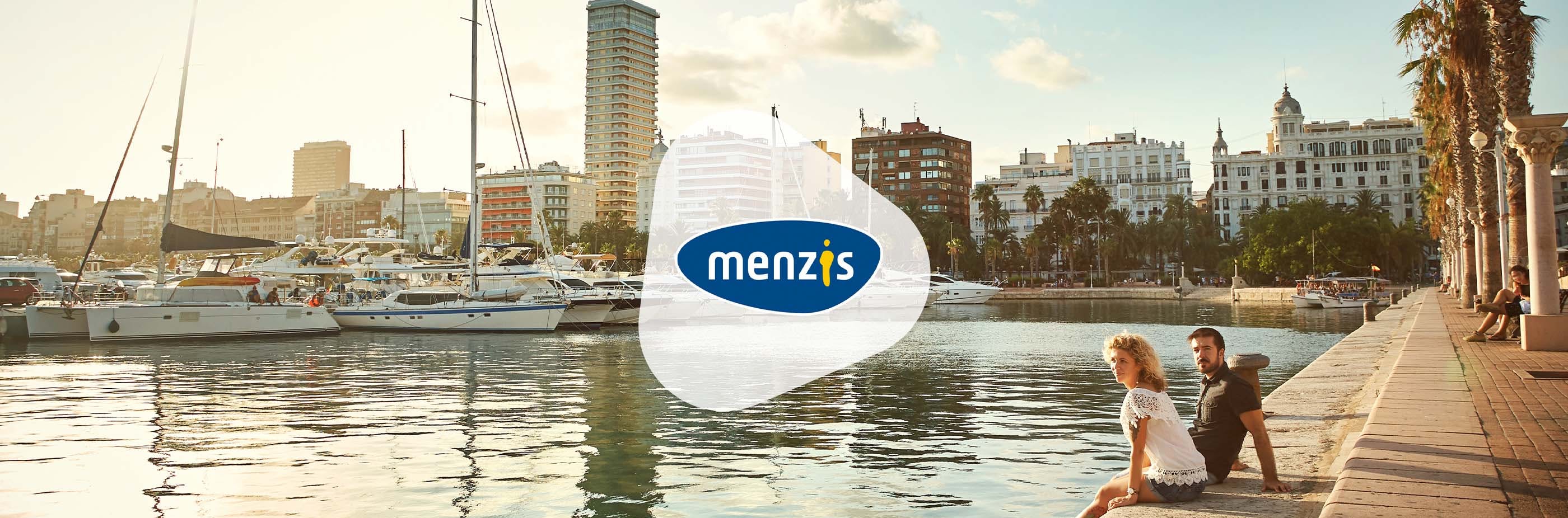 zee en stad op achtergrond en Menzis logo op voorgrond