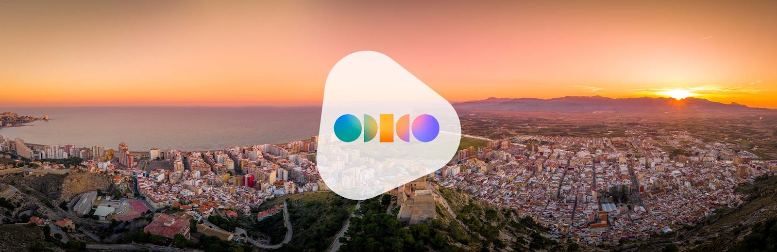 Valencia van boven met Odido logo