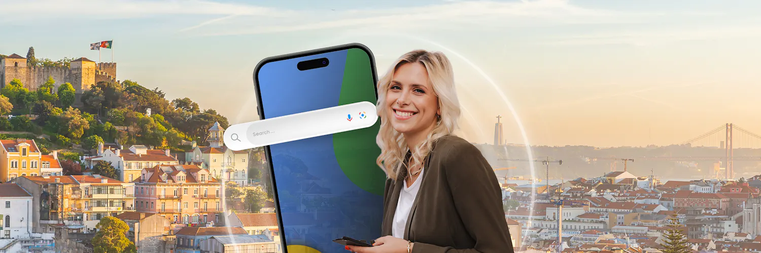 junge Frau in Lissabon vor einem Handy mit einer Suchleiste